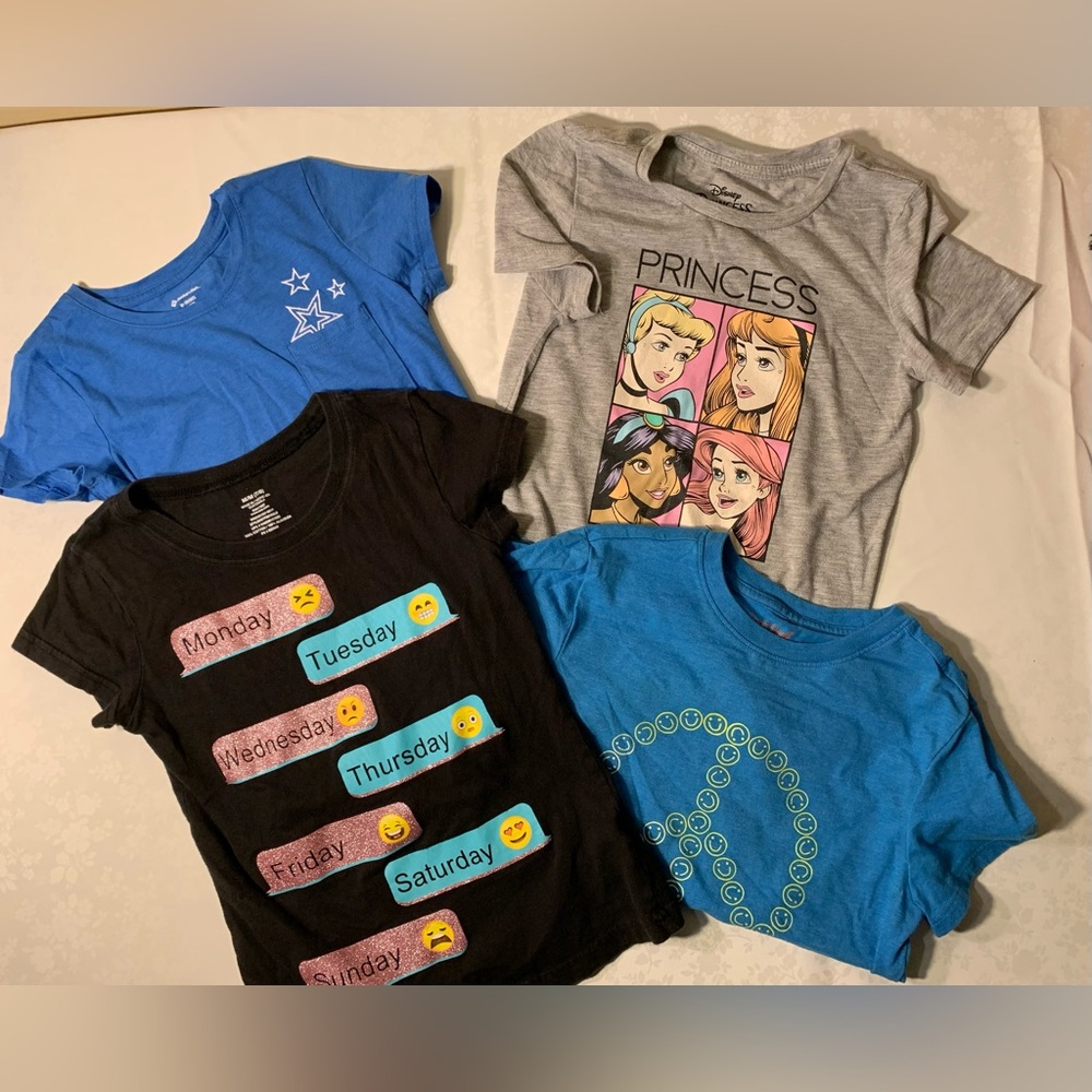 EUC/VGUC Bundle of 4 Tees: Princess, Peace Sign, Emoji Days of the Week, Sz 7/8